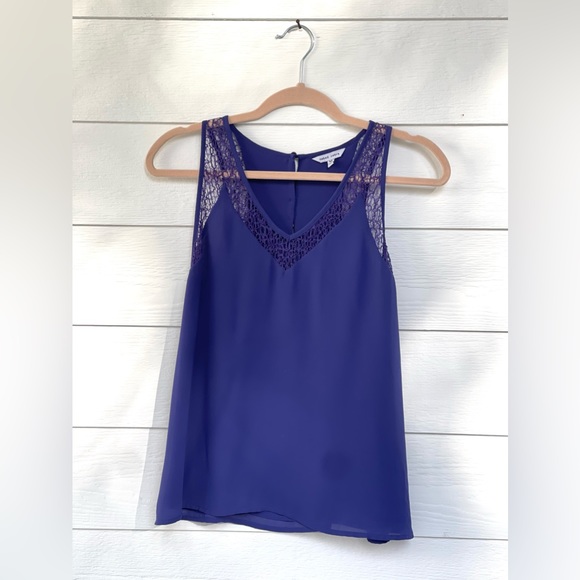 Nice tank/blouse. Size medium - Picture 2 of 5